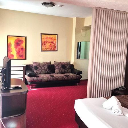 Hotel Razvan Βουκουρέστι Εξωτερικό φωτογραφία