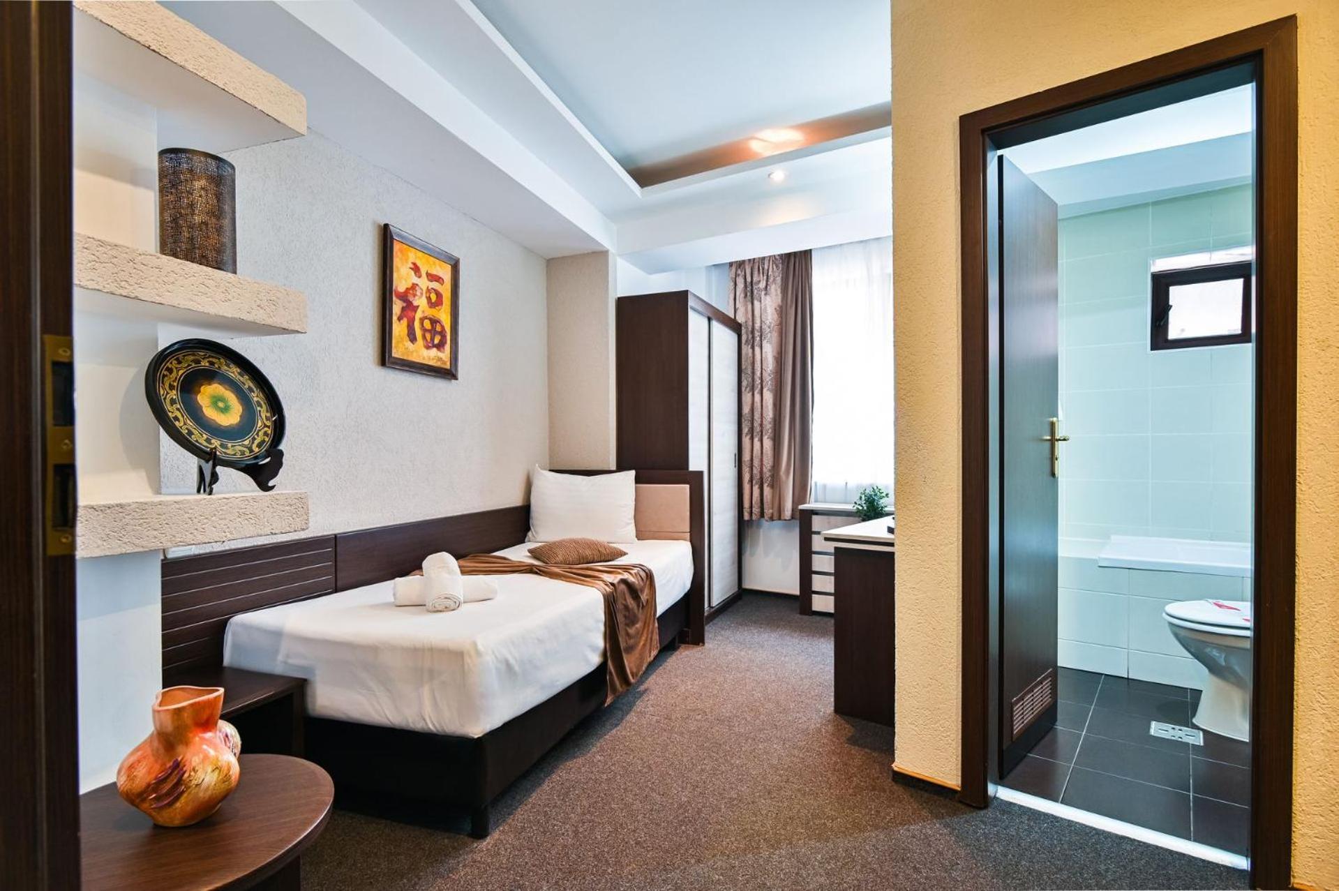 Hotel Razvan Βουκουρέστι Εξωτερικό φωτογραφία