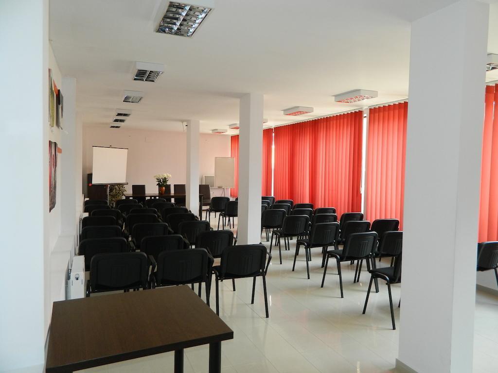 Hotel Razvan Βουκουρέστι Εξωτερικό φωτογραφία