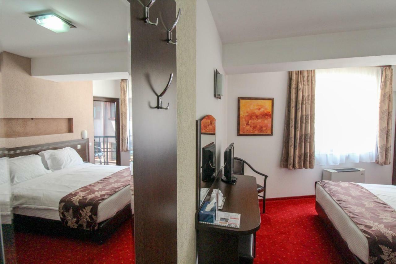 Hotel Razvan Βουκουρέστι Εξωτερικό φωτογραφία