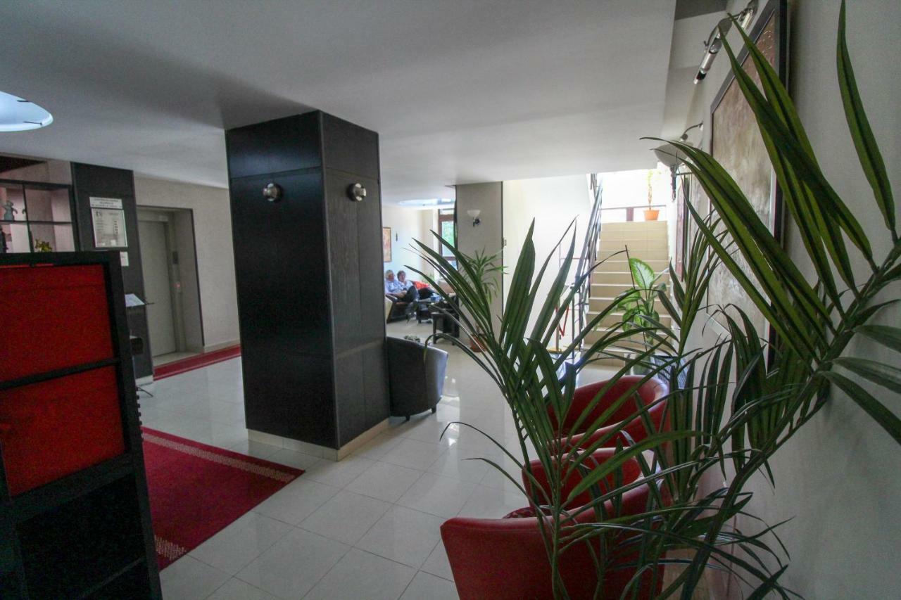 Hotel Razvan Βουκουρέστι Εξωτερικό φωτογραφία