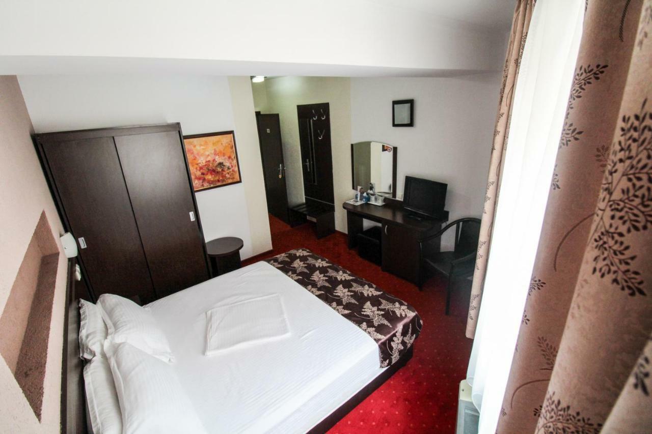 Hotel Razvan Βουκουρέστι Εξωτερικό φωτογραφία