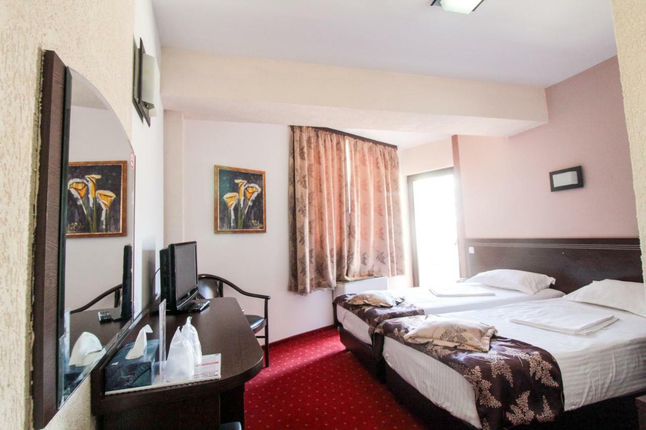 Hotel Razvan Βουκουρέστι Εξωτερικό φωτογραφία