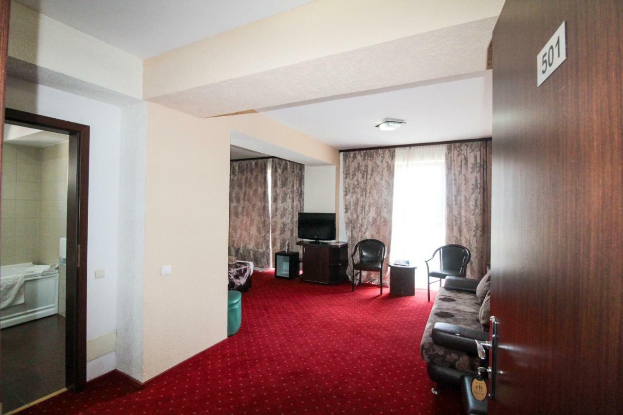 Hotel Razvan Βουκουρέστι Εξωτερικό φωτογραφία